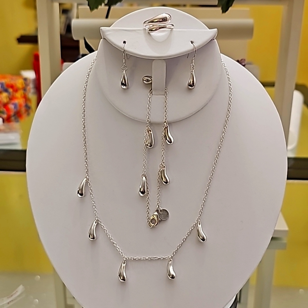 (NWT) 925 Sterling Silver Waterdrop Jewelry Set